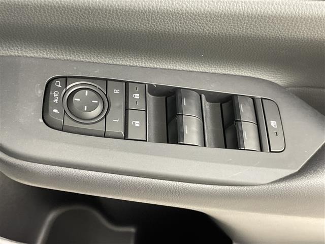 Toyota PRIUS 2023 8060037-7