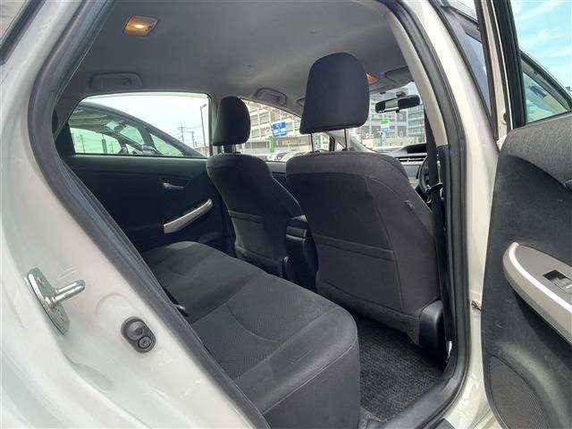 Toyota PRIUS 2015 8060050-2