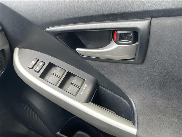 Toyota PRIUS 2015 8060050-9