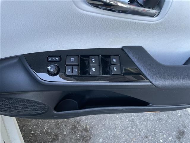 Toyota PRIUS 2016 8060062-18