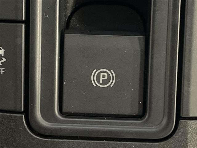 Toyota PRIUS 2023 8060076-3