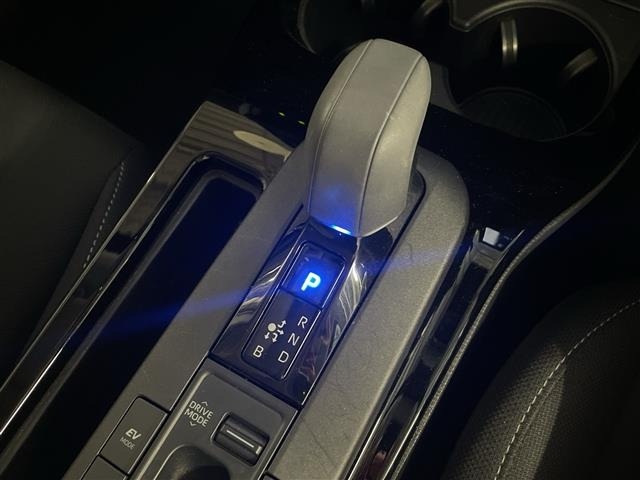 Toyota PRIUS 2023 8060076-6