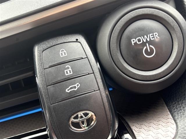 Toyota PRIUS 2023 8060077-10