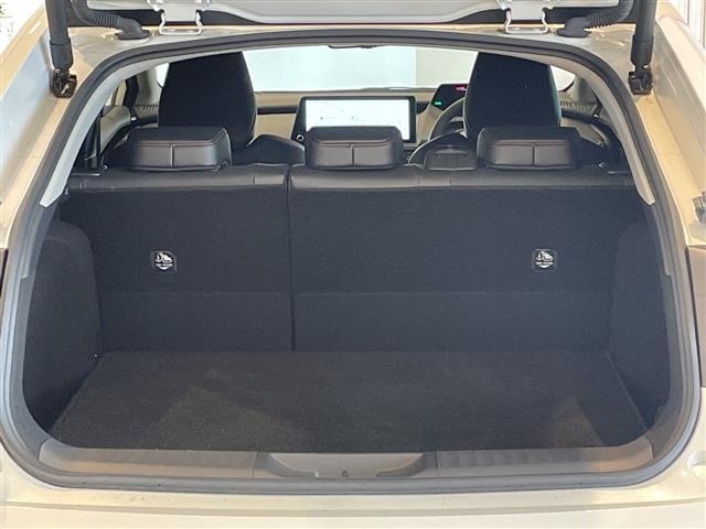 Toyota PRIUS 2025 8060094-12
