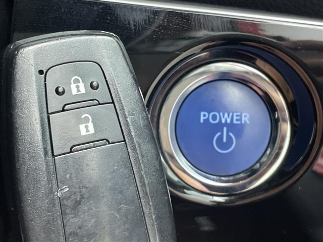 Toyota PRIUS 2016 8060097-6