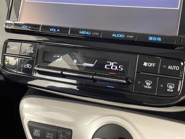 Toyota PRIUS 2017 8060102-12