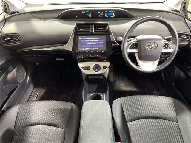 Toyota PRIUS 2017 8060102-15