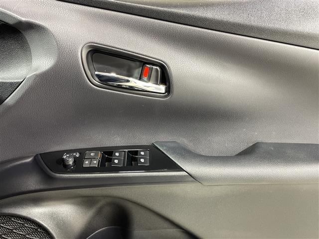 Toyota PRIUS 2017 8060102-2