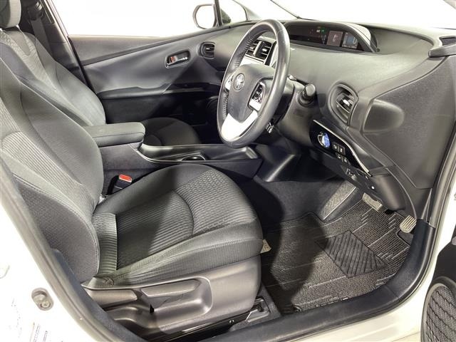 Toyota PRIUS 2017 8060102-6