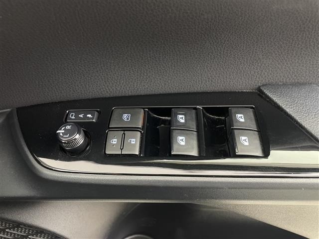 Toyota PRIUS 2017 8060114-11