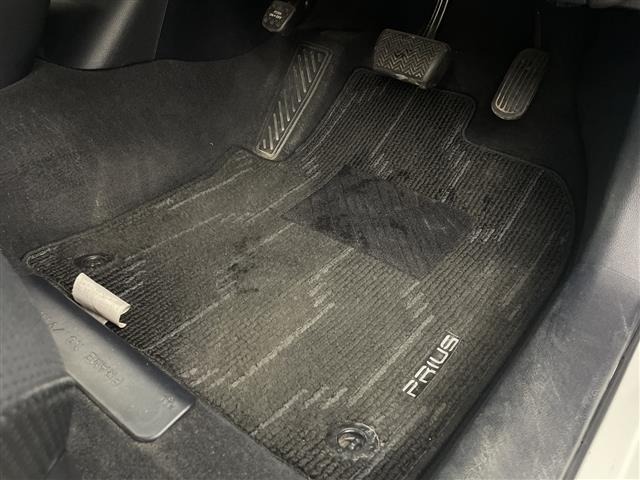 Toyota PRIUS 2017 8060114-20