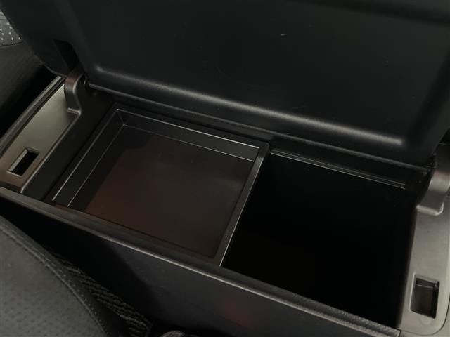 Toyota PRIUS 2017 8060114-9