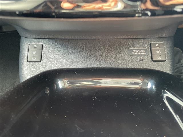 Toyota PRIUS 2017 8060115-1