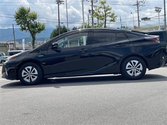 Toyota PRIUS 2017 8060115-6