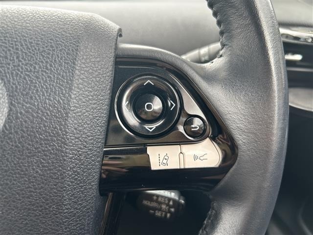 Toyota PRIUS 2017 8060115-7