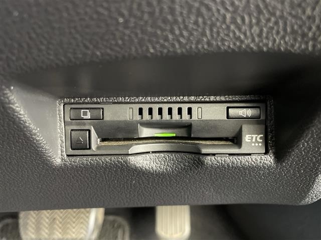 Toyota PRIUS 2017 8060120-12