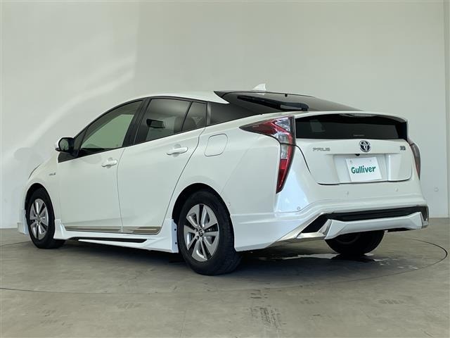 Toyota PRIUS 2017 8060120-13