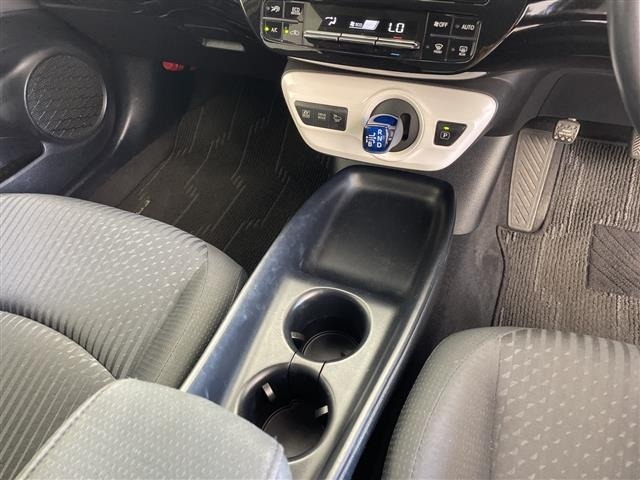 Toyota PRIUS 2017 8060120-22