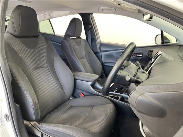 Toyota PRIUS 2017 8060120-4