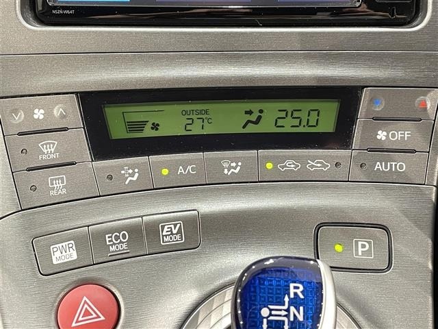 Toyota PRIUS 2015 8060143-3