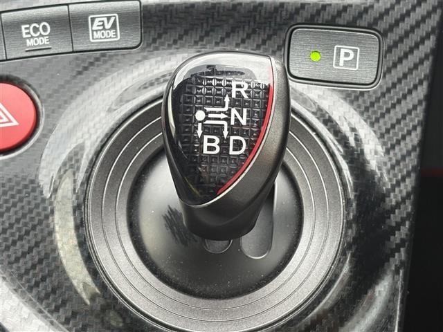 Toyota PRIUS 2014 8060144-8