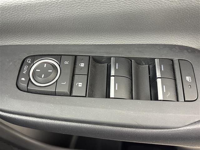Toyota PRIUS 2024 8060156-12