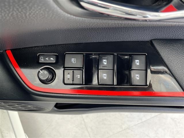 Toyota PRIUS 2017 8060160-6
