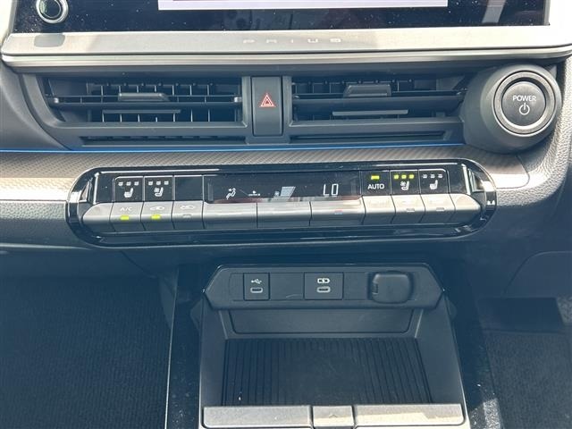 Toyota PRIUS 2023 8060175-18