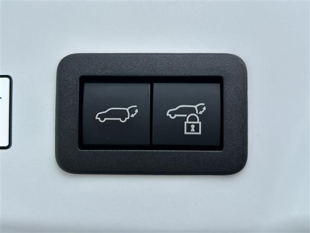 Toyota PRIUS 2023 8060175-7