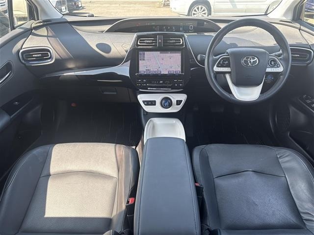 Toyota PRIUS 2017 8060182-14