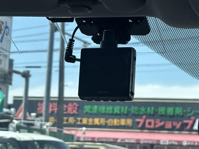 Toyota PRIUS 2017 8060182-19