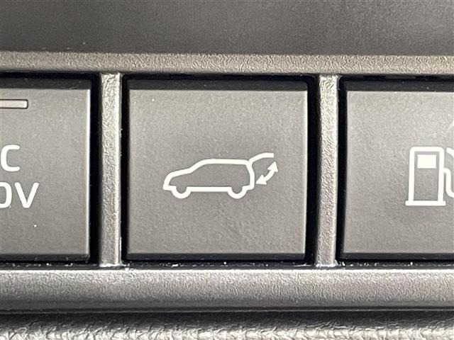Toyota PRIUS 2025 8060202-11