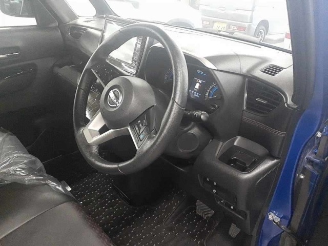 Nissan ROOX 2024 8052370-9