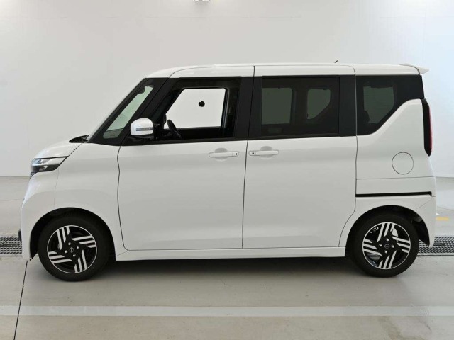 Nissan ROOX 2025 8052373-4