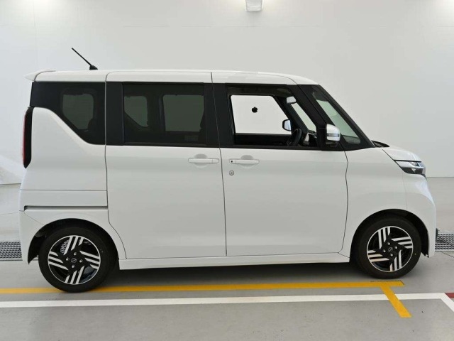 Nissan ROOX 2025 8052375-3