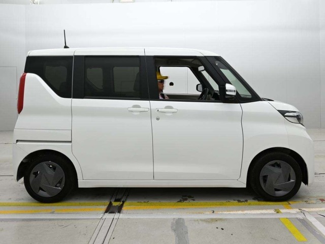 Nissan ROOX 2025 8052382-3