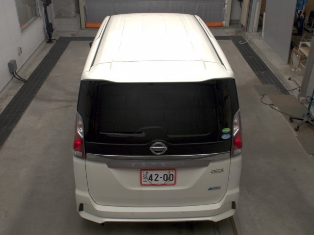 Nissan SERENA 2017 8061012-7