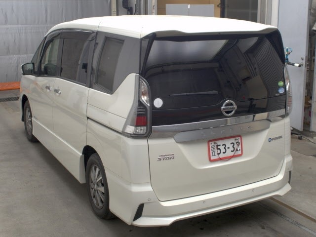 Nissan SERENA 2018 8061013-1