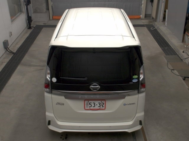 Nissan SERENA 2018 8061013-7