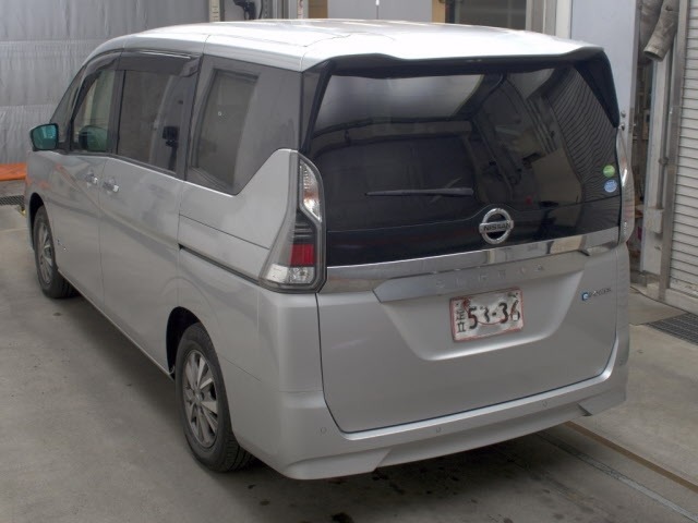 Nissan SERENA 2018 8061017-1