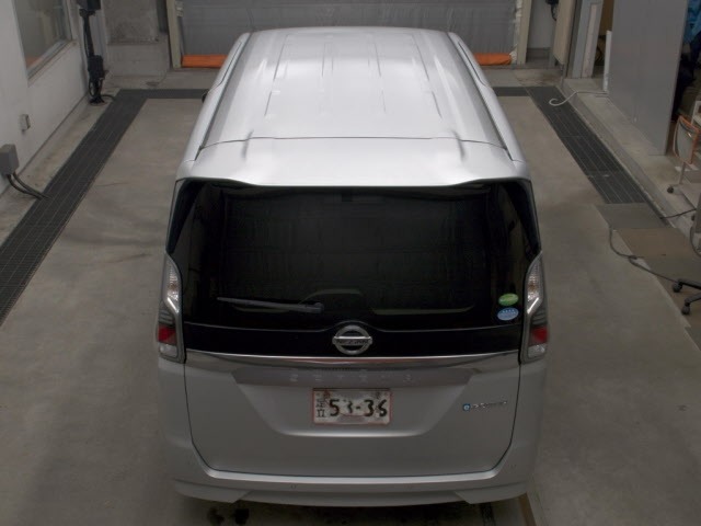Nissan SERENA 2018 8061017-7