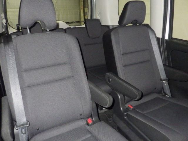 Nissan SERENA 2018 8061017-8