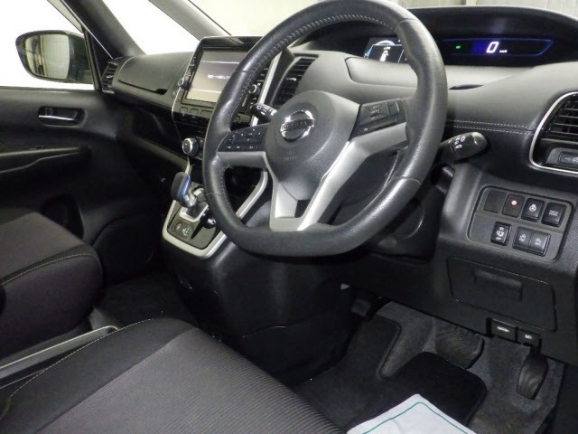Nissan SERENA 2019 8061025-3