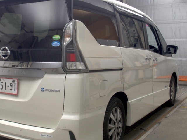 Nissan SERENA 2019 8061025-5
