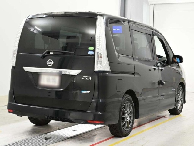 Nissan SERENA 2013 8061036-1
