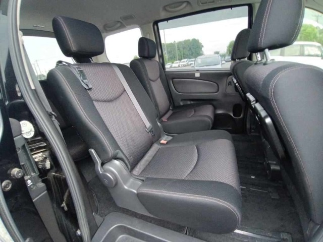 Nissan SERENA 2013 8061036-12