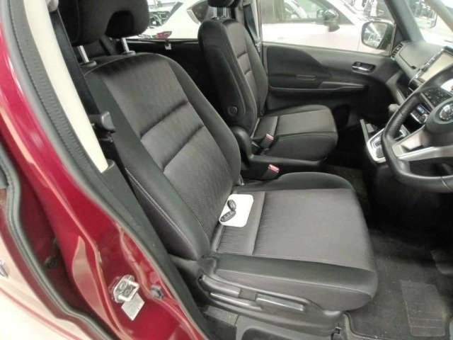Nissan SERENA 2019 8061043-10