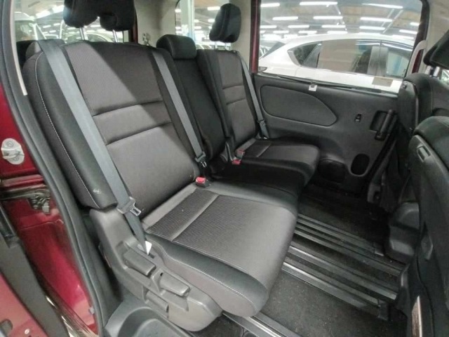 Nissan SERENA 2019 8061043-12