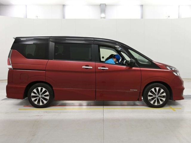 Nissan SERENA 2019 8061043-3