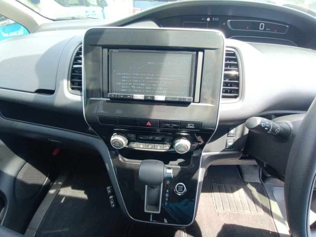 Nissan SERENA 2022 8061044-11
